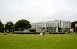 群馬県立近代美術館